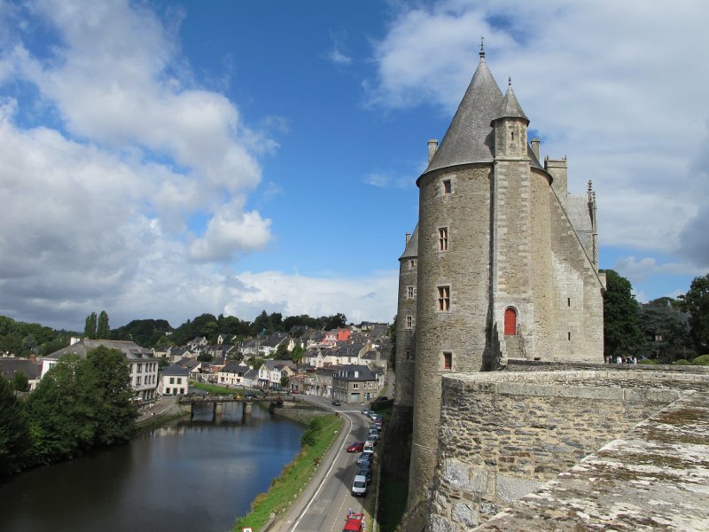 IMG_7387.jpg - Josselin: Ch�teau et Canal - � M. Wenger